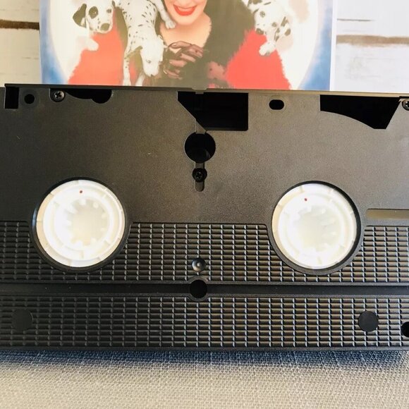 DISNEY'S 101 DALMATIONS VHS Video Home Tape in Clamshell Case - Picture 5 of 6